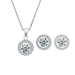 Parure de bijoux halo argentée avec collier et boucles d'oreilles en oxyde de zirconium