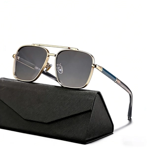 Fashionable pilot style square sunglasses with gold metal frame and gradient lenses