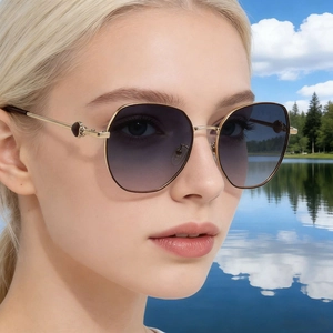 Polarized Sunglasses Women UV400 Protection TAC Gradient Lens Large Square Metal Frame Fashion Retro Outdoor Driving Eyewear