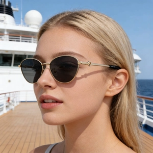 Lunettes de Soleil Polarisées Œil de Chat Mode Femme Monture Métallique Protection UV400 Rétro pour Conduite Voyage Plage