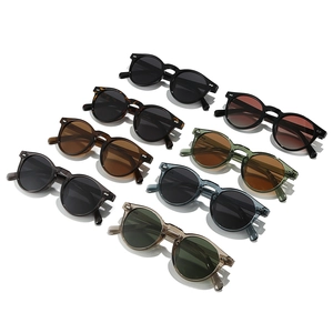 Occhiali da sole rotondi polarizzati classici in vari colori con rivetti vintage e montatura