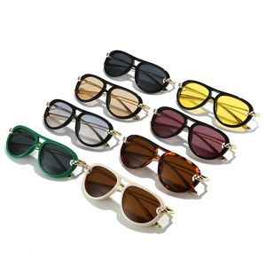 Lunettes de soleil aviateur chic avec double pont et détails de chaîne dorée en huit coloris