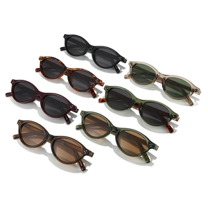 Retro oval polarized sunglasses in burgundy and tortoiseshell frames for men and women