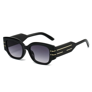 Fashionable oversized square sunglasses in glossy black frame with purple gradient lenses
