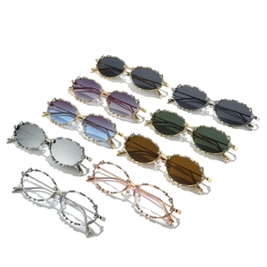 Elegantes gafas de sol ovales con strass en 8 colores y montura con diamantes
