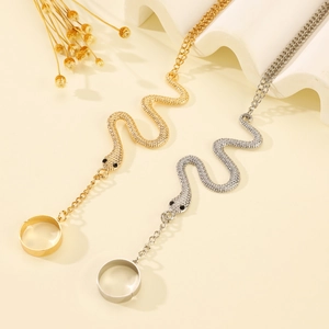 Double-layered snake ring bracelet set with heart vintage scale texture in gold finish