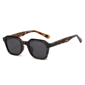 Classic oversized tortoiseshell sunglasses with dark grey lenses in a retro square frame