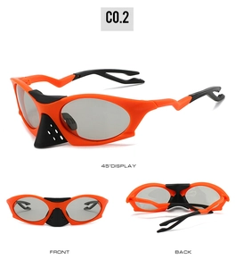 Vues sous trois angles de lunettes de sport orange et noir avec un design futuriste unique