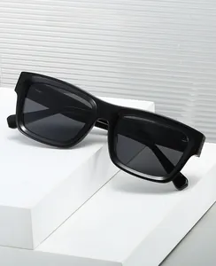 Détails des lunettes de soleil carrées polarisées YX8234-P avec dimensions gravées