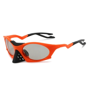 Lunettes de soleil de cyclisme polarisées avec monture orange et verres gris foncés