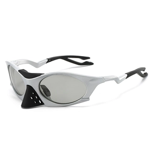 Lunettes de soleil de sport polarisées futuristes avec monture argentée et style Y2K