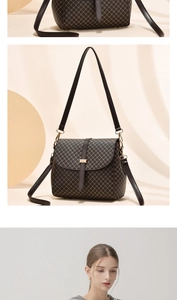 Dettaglio borsa a tracolla vintage con motivo geometrico, fibbia dorata e pelle PU testurizzata
