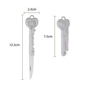 Mini-Klappmesser aus Edelstahl in Schlüsselform mit Herzgriff und OK-Gravur