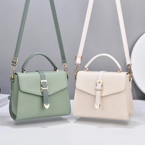 Sac À Main Pour Femme En Cuir PU À Texture Litchi Sac À Bandoulière Avec Boucle En Métal Cœur Et Matériel Doré À Main