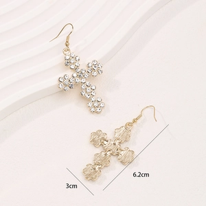 Boucles d'oreilles croix dorées avec strass blancs et crochets de poisson, 3x6,2 cm