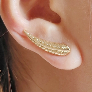Feather Ear Climber Crawler Earrings Alloy Gold Textured Leaf Shape Minimalist Fashion Jewelry For Women
