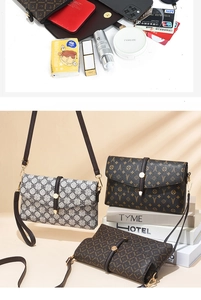 Détails des sacs à bandoulière vintage montrant l'espace intérieur et la texture pierre