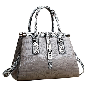 Sac à main grande capacité en cuir gaufré crocodile et détails serpent avec fermoir