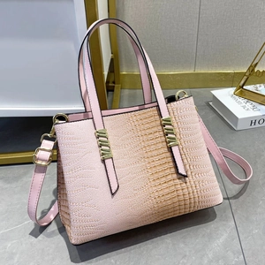 Borsa tote rosa con stampa lucertola, dettagli dorati e tracolla rimovibile