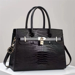 Women Crocodile Embossed Handbag PU Leather Lizard Pattern Large Capacity Shoulder Bag With Metallic Lock And Detachable Strap