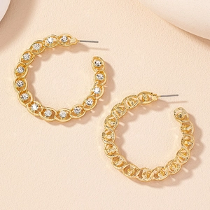 Créoles dorées à maillons avec strass étincelants pour un look rétro et élégant