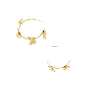 Boucles d'oreilles créoles dorées géométriques avec ornements papillons délicats