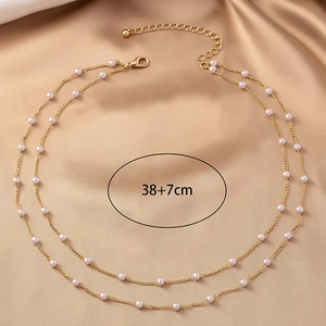 Detail view of the 7cm adjustable extender chain and lobster clasp on pearl necklace