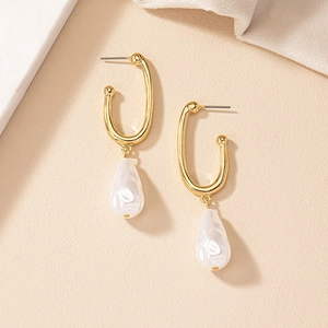 Boucles d'oreilles perles baroques avec crochets dorés en U pour femmes élégantes