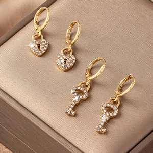Boucles D'oreilles Créoles À Charme Serrure Coeur Et Clé Strass Pavé Alliage De Zinc Plaqué Or Bijoux Mode Femmes
