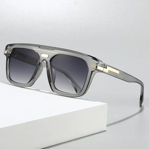 Lunettes de soleil rétro pour hommes avec monture carrée grise et accents dorés