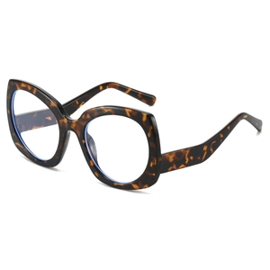 Retro tortoise shell cat eye sunglasses with thick frames and anti-blue light lenses