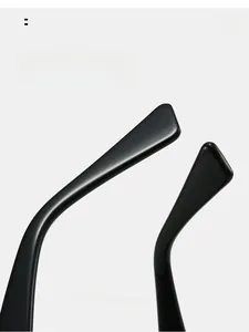 Detail of ergonomic curved mirror legs on high-quality aviator sunglasses for comfort