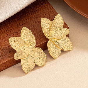 Gold Flower Petal Earrings For Women Zinc Alloy Hammered Texture Layered Design Asymmetrical Trendy Elegant Jewelry