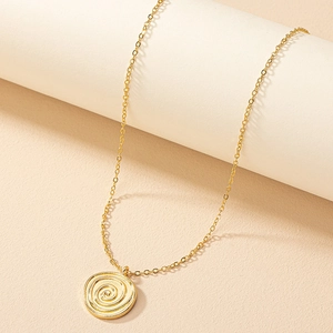 Alloy Swirl Round Pendant Necklace Minimalist Geometric Spiral Texture Gold Tone Chic Jewelry For Women
