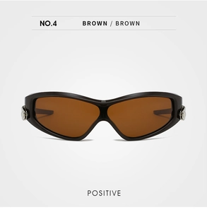Vue avant de lunettes de soleil marron avec montures brillantes et détails en métal