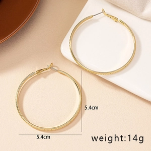 5.4cm gold textured geometric hoop earrings for women with vintage minimalist style