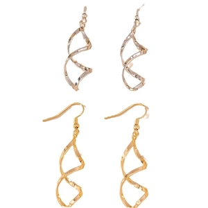 Boucles d'oreilles pendantes spirales en or et argent avec design crochet minimaliste