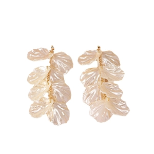 Elegant shell flower tassel earrings in gold with long layered pearlescent white petals