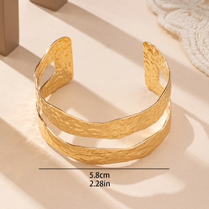 Fashionable gold hammered open cuff bangle with a double-layer design and 5.8cm inner diameter