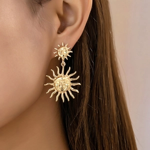Sun Face Dangle Earrings Retro Bohemian Style Alloy Gold Plated Jewelry For Women Vacation Accessory