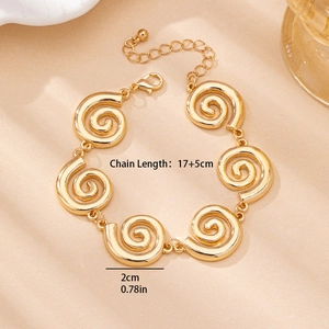 Elegant gold swirl link bracelet with 17+5cm adjustable chain and lobster clasp