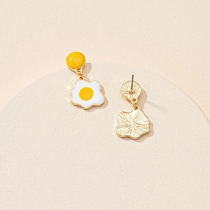 Boucles d'oreilles pendantes œuf au plat en émail et alliage doré pour bijoux mignons