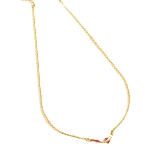 Collier baleine doré avec pendentif poisson en émail rouge au style minimaliste