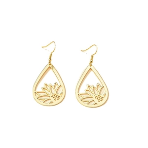 Boucles d'oreilles pendantes goutte dorées ajourées avec motif de tournesol