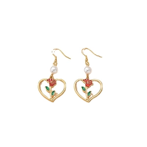 Eleganti orecchini a cuore con rose, perle bianche e smalto rosso in finitura oro