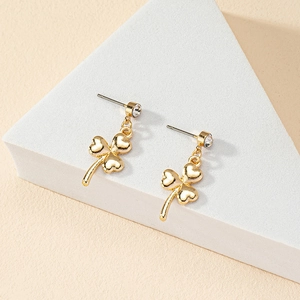 Boucles D'oreilles Pendantes Trèfle Alliage Doré Avec Clou En Zircon Pétales En Forme De Coeur Style Coréen Minimaliste