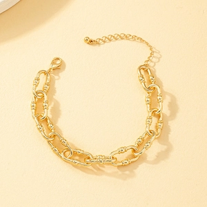 Minimalist gold-tone alloy thick link bracelet with textured oval rings and lobster clasp