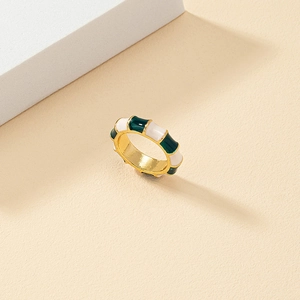 Bamboo-style enamel ring in green and white colors with vintage gold plating