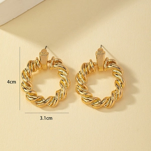 Boucles d'oreilles créoles torsadées dorées pour femmes, 4cm par 3,1cm, style tendance
