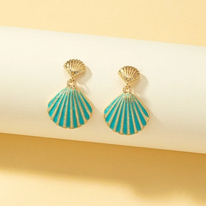 Boucles d'oreilles coquillage en émail turquoise et doré pour un style d'été